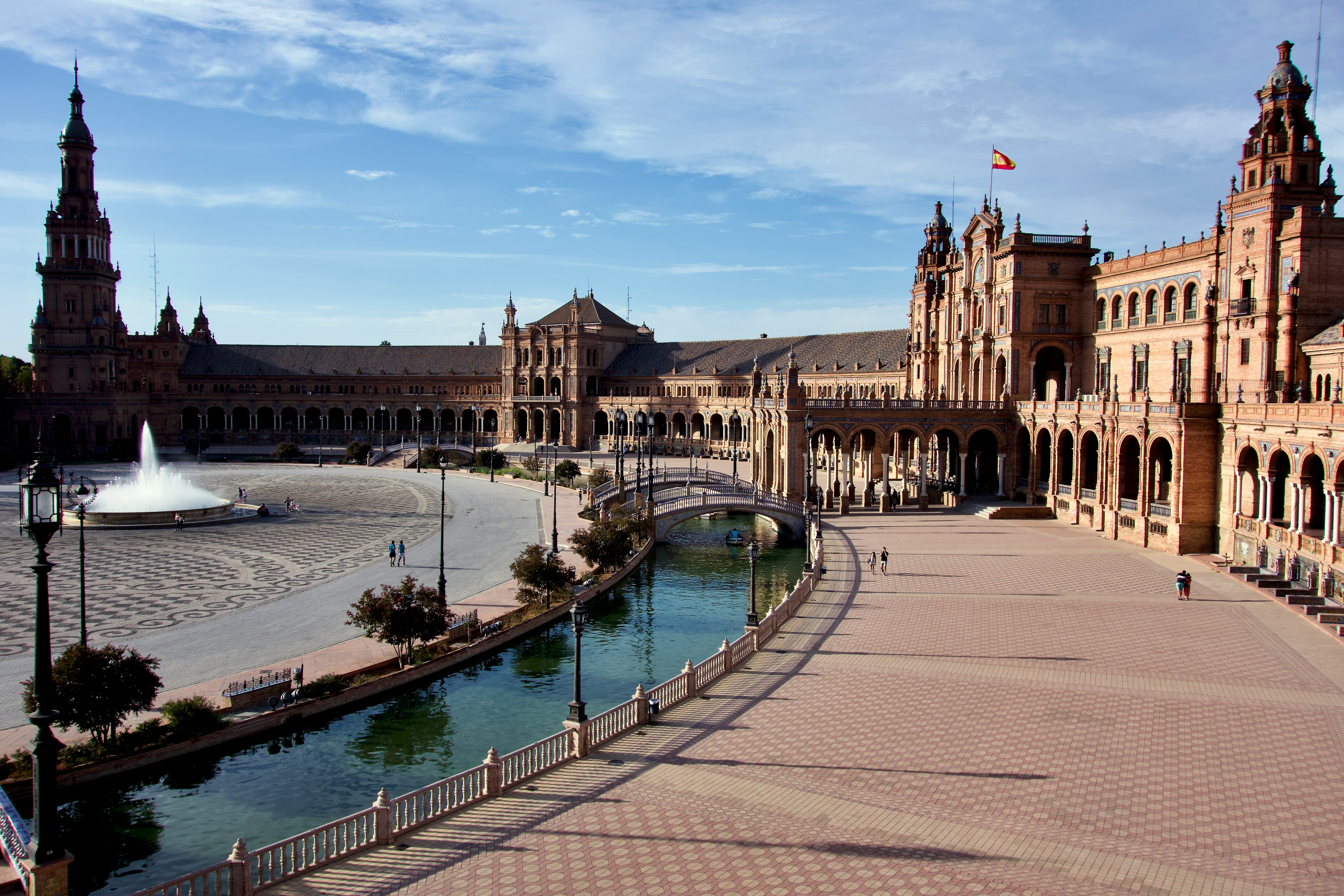 Sevilla 2025: Alcázar, Giralda, Triana y un plan relajado de 3–5 días