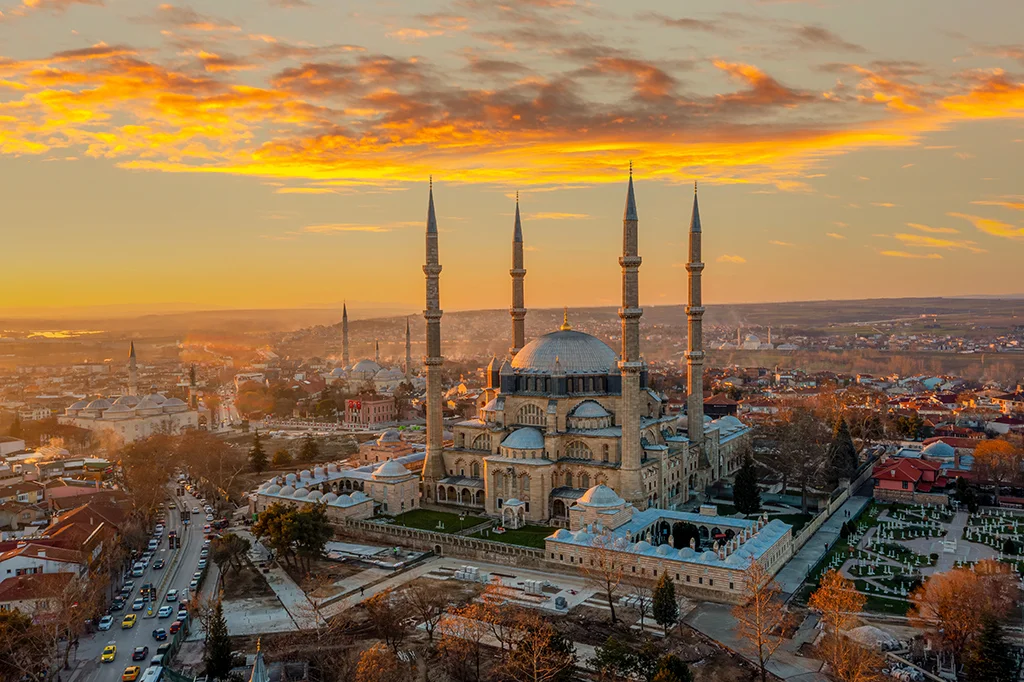 Edirne 2025 Şehir Rehberi: Selimiye, Karaağaç, Meriç Günbatımı, Balkan Mutfağı ve Longoz Kaçamakları